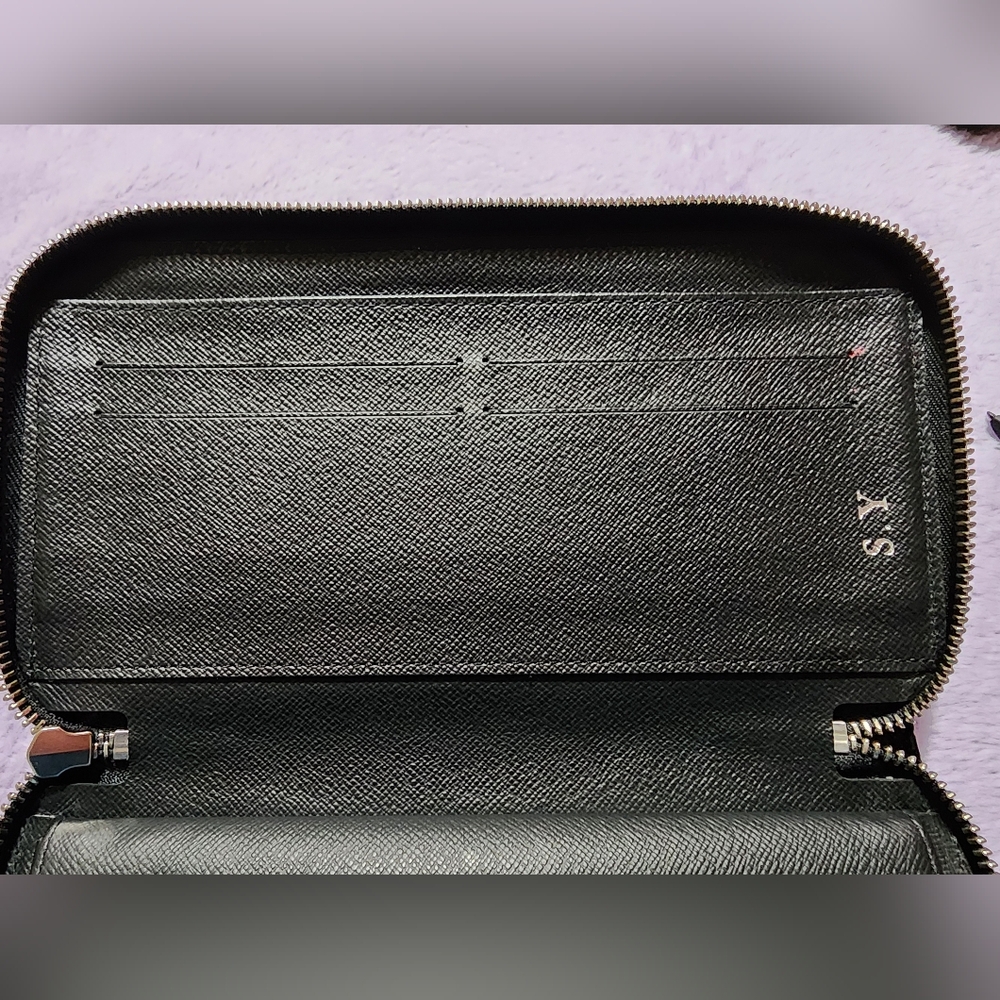 Louis Vuitton Black Epi Zippy Organizer - Picture 13 of 16